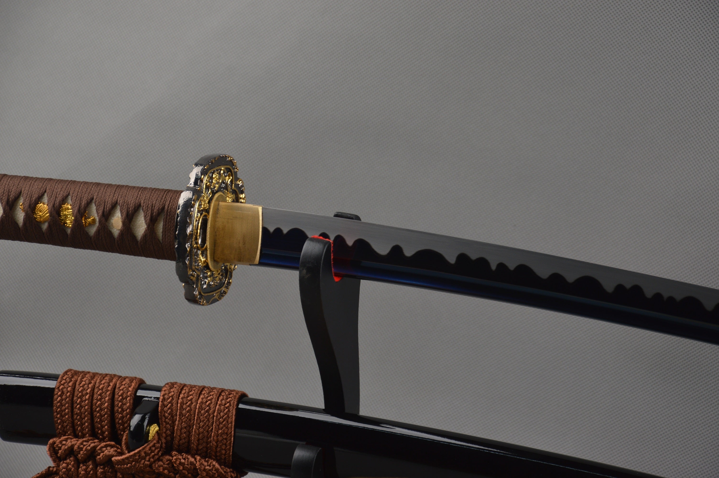 Buy Kūruāsu High Carbon Steel Katana Samurai Sword Online – BladesPro US